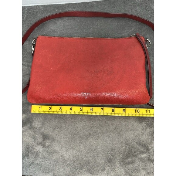 Fossil Red Leather Credit Card Slots Zipper Closure Crossbody Bag - Picture 14 of 16